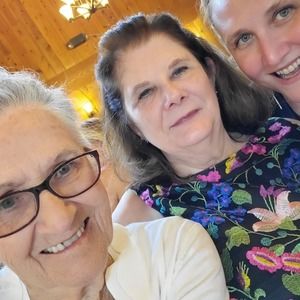 Meet your Posher, Connie